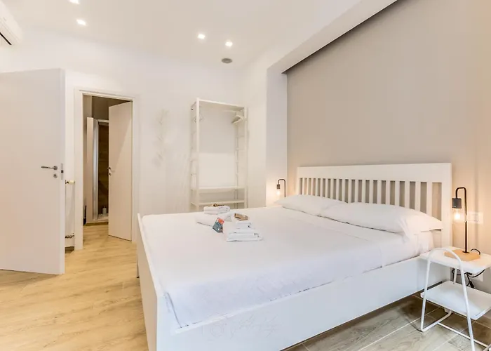 Umberto 2 Min To Termini & Metro Apartment Rom
