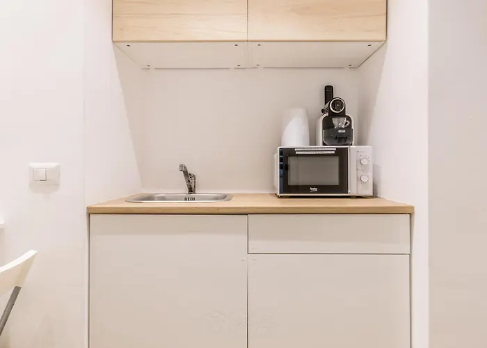 Umberto 2 Min To Termini & Metro Apartment